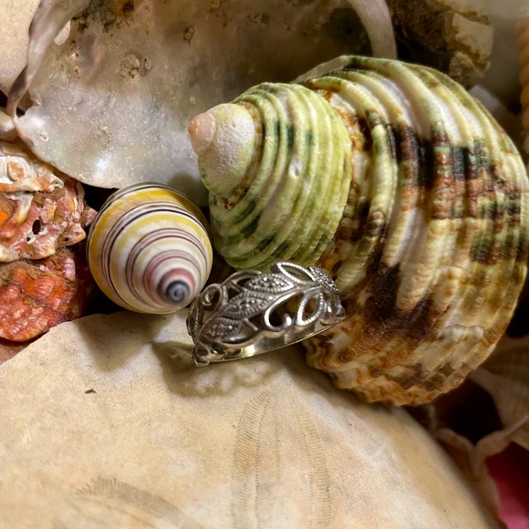 Leaf pattern sterling silver 925 ring with three crystals - Picture 1 of 3